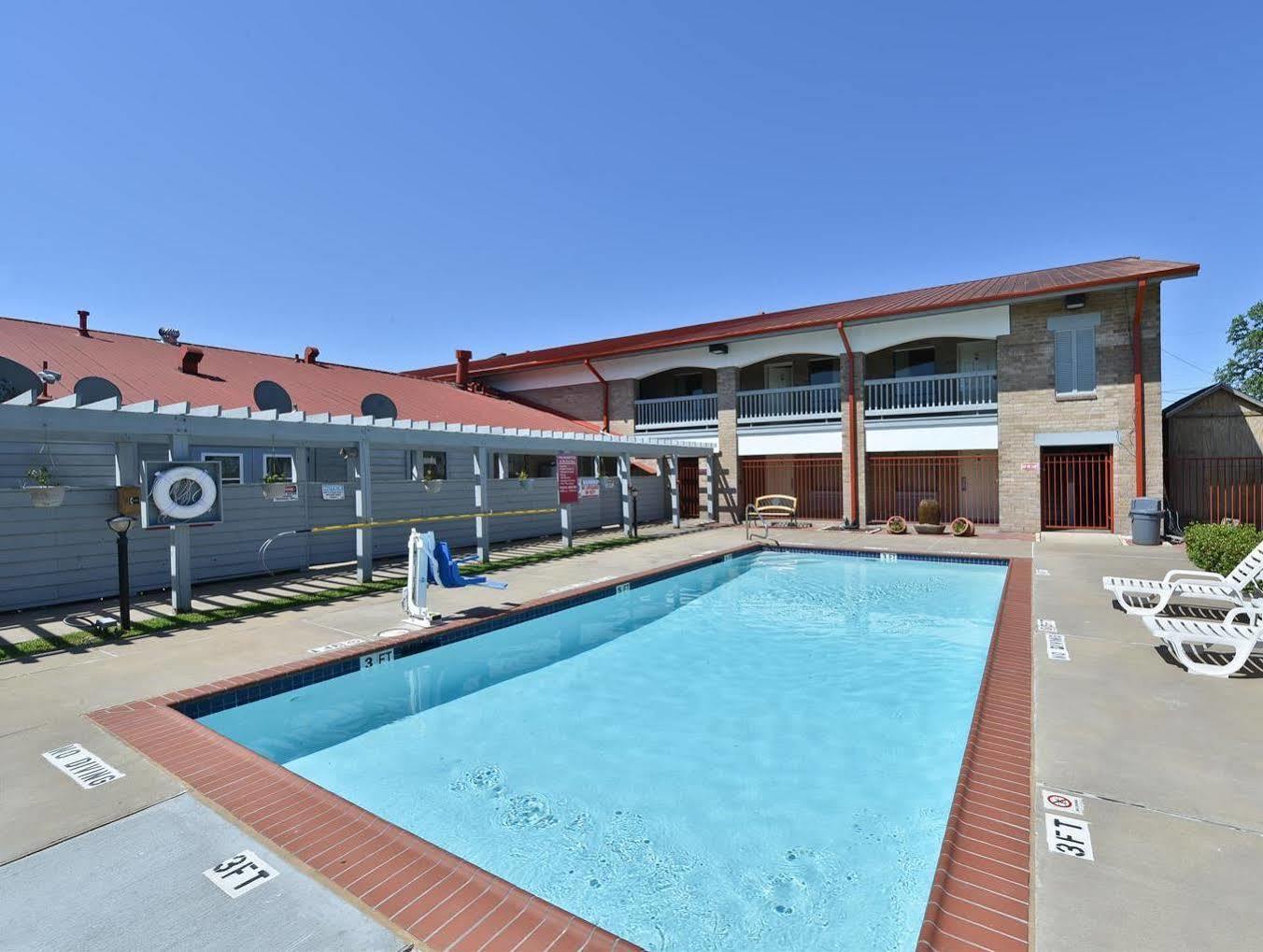 Americas Best Value Inn Columbus Extérieur photo