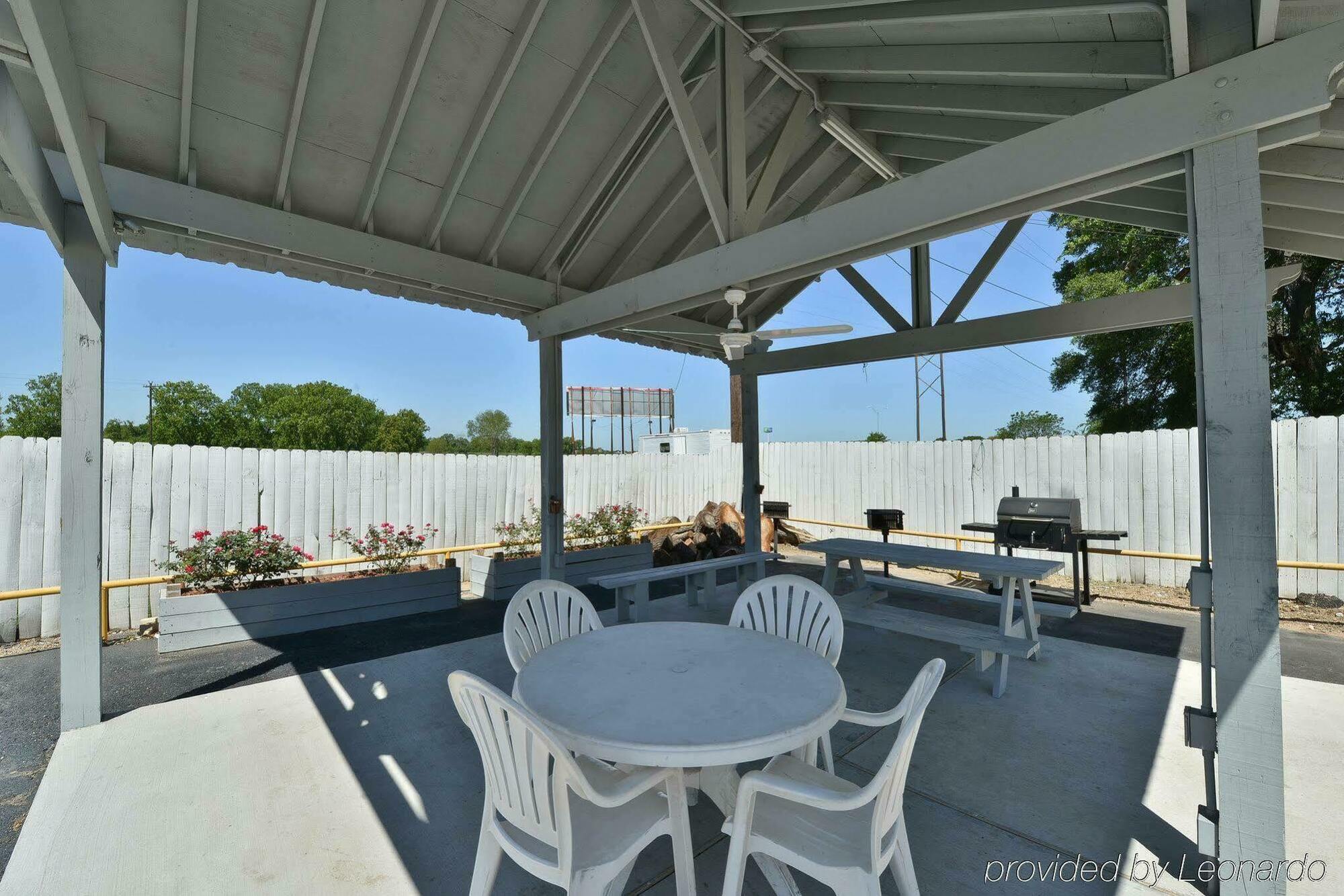 Americas Best Value Inn Columbus Extérieur photo